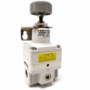 رگلاتور دقیق پنوماتیک SMC سایز 1/4 مدل IR200-02
